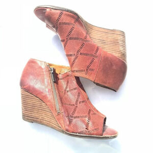 Lucky Brand wedge leather bootie size 38